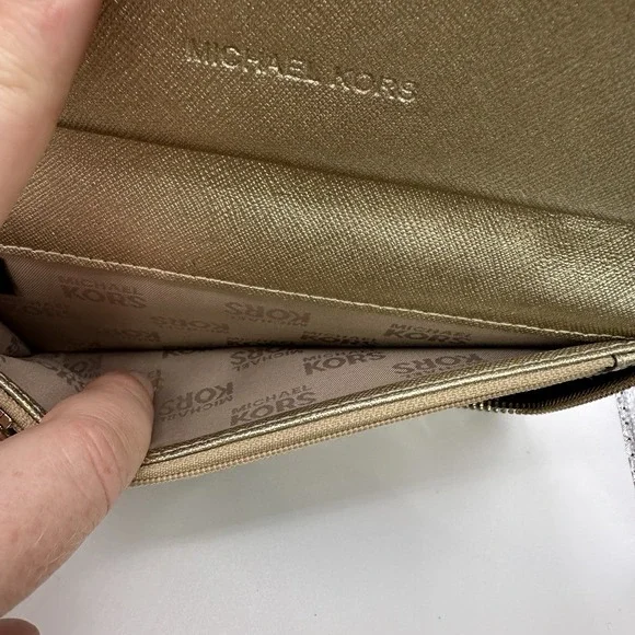 Michael Kors 7" Flat Wallet Center‎ Stripe Wristlet Clutch Card Holder Monogram - Picture 10 of 16